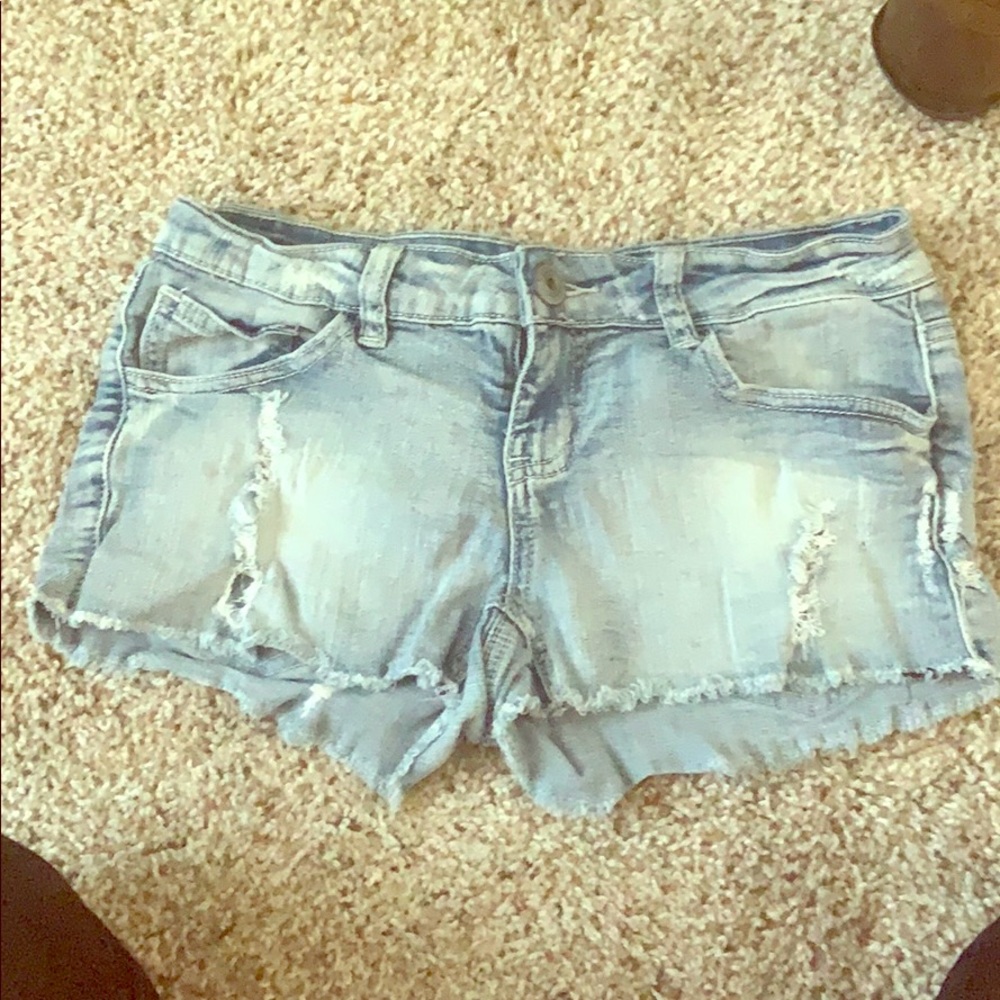 Designed Ripped Faded Light Jean Shorty Shorts